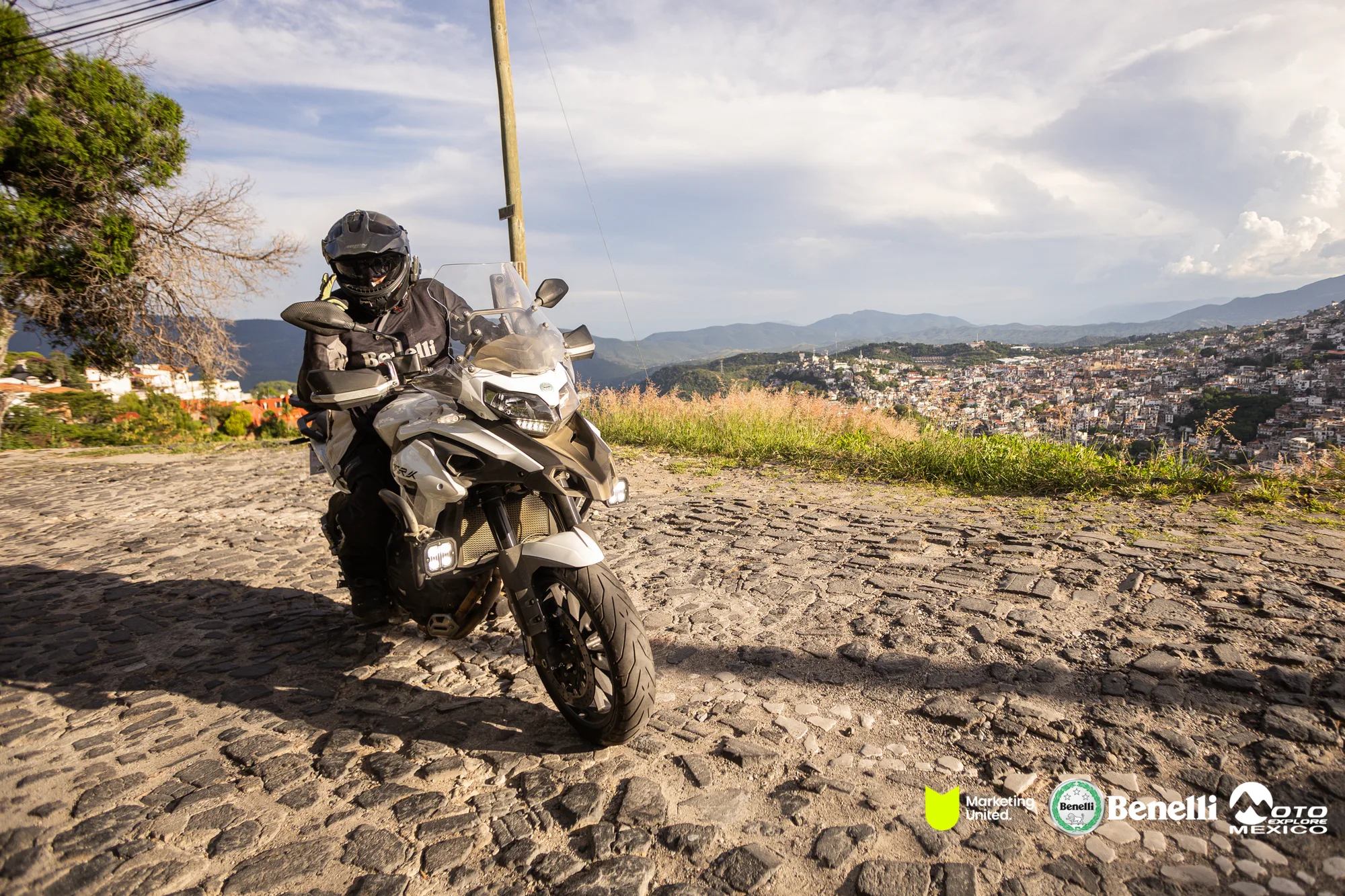 BENELLI TAXCO 699
