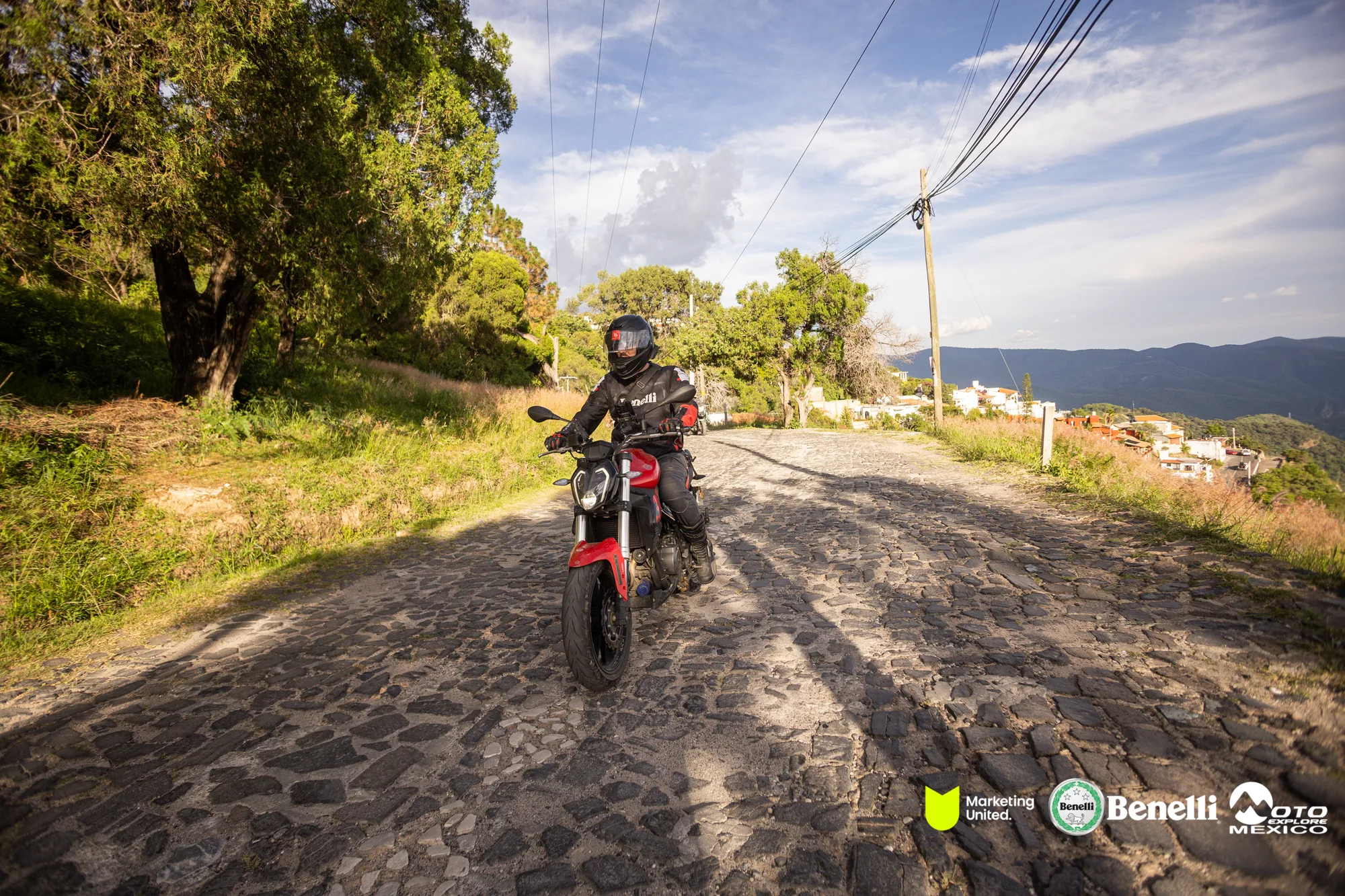 BENELLI TAXCO 705