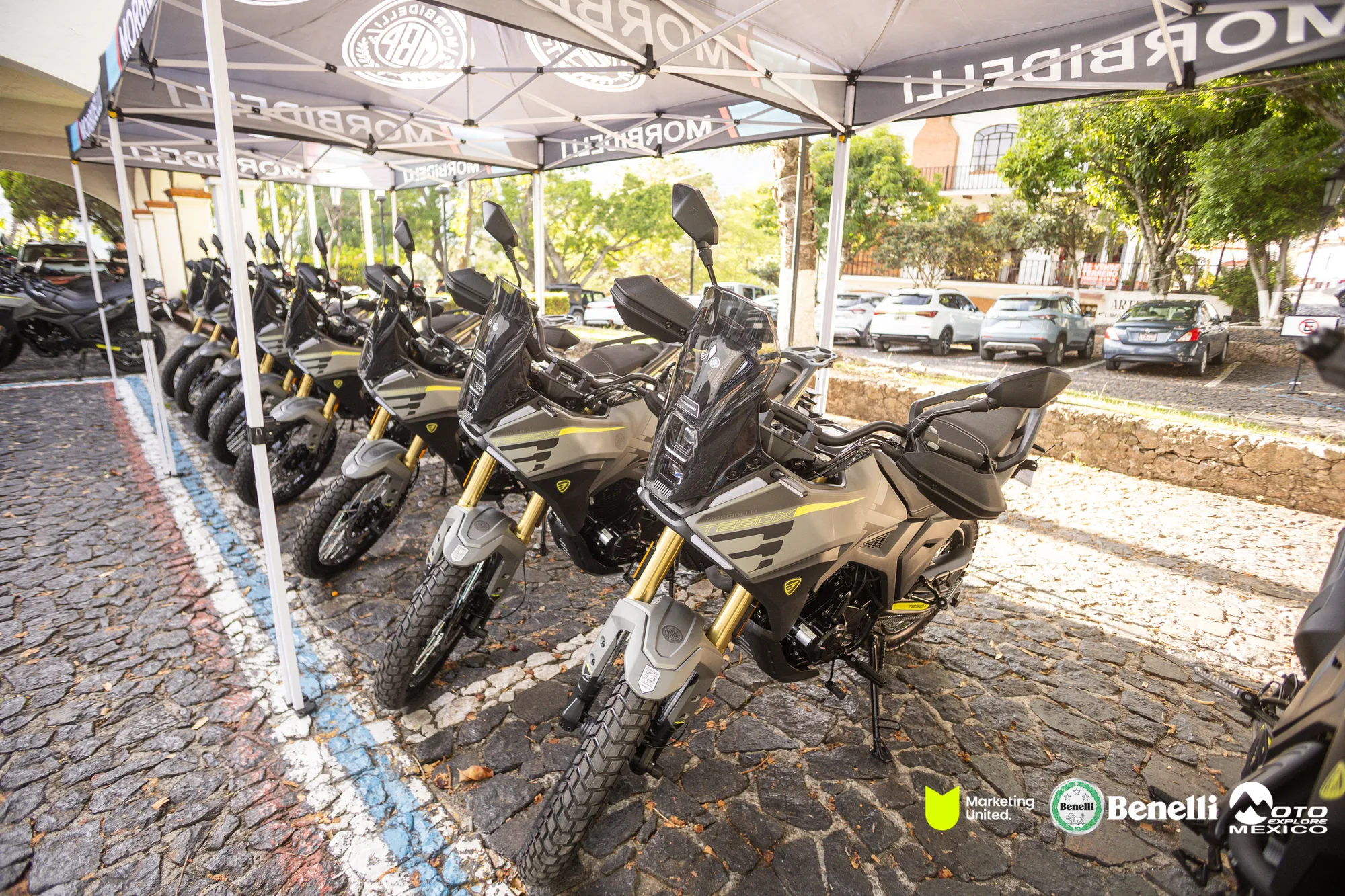 BENELLI TAXCO 725